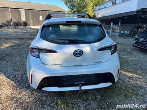 Toyota Corolla hybrid - imagine 3