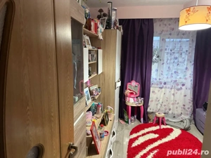 Vand apartament 2 camere transformat in 3 camere .