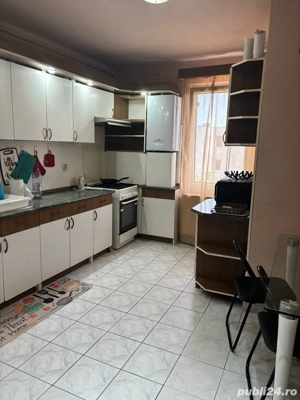 Apartament 2 camere cu balcon și copertină   primitor, zonă bună