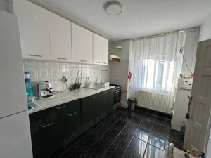 Apartament spațios de vânzare, ultracentral, 4 camere , decomandat, 99 mp - imagine 4