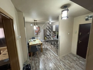 Apartament cu 3 camere, decomandat,2 bai, renovat,centrala, Dambovita - imagine 6