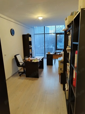 Spatiu birou,central,et.1,zona Insula de agrement,40mp,proprietar