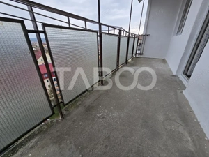 Apartament decomandat de vanzare cu 3 camere balcon zona Mihai Viteazu - imagine 4