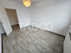 Apartament decomandat de vanzare cu 3 camere balcon zona Mihai Viteazu - imagine 11