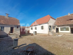 Casa de patrimoniu cu teren arhitectura saseasca sat Nou judetul Sibiu - imagine 4