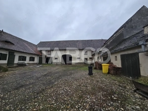 Casa de patrimoniu cu teren arhitectura saseasca sat Nou judetul Sibiu - imagine 2