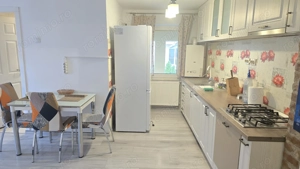 Inchiriez apartament in casa si curte in Deva, situat la etajul 1, zona Ceangai, constructie din BCA - imagine 2