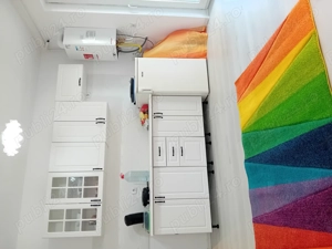 Vând apartament NOU, 3 camere, terasa 75mp, parcare, finisat, mobilat ,locație excelenta - imagine 6