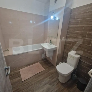 Apartament cu 3 camere, 76 mp, decomandat, loc de parcare - Tractorul - imagine 8