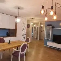 Inchiriez apartament in Buna-Ziua