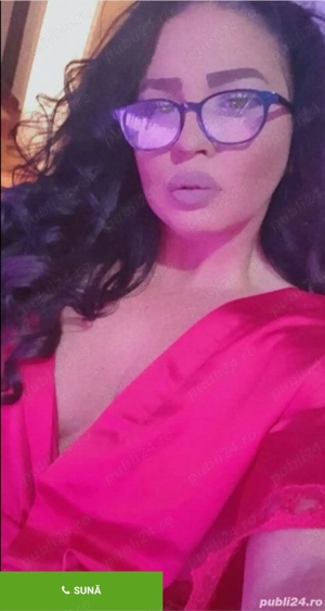 Bună sunt o doamna  matura.