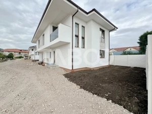 De vanzare unitate de duplex semifinisat zona Muzeul Apei Floresti