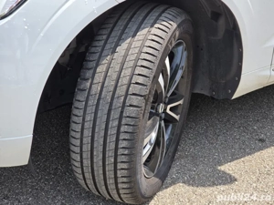 Volvo XC60 plug in hybrid  - imagine 8