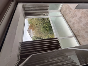 Apartament 2 Camere, etajul 2, zona Miorita piata  - imagine 7