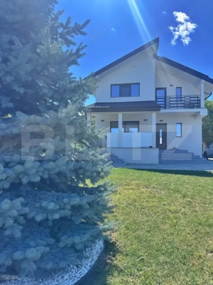 Vila de lux cu 5 camere in Galata, zona linistita 