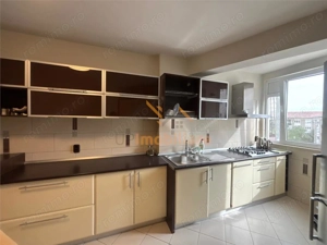 APARTAMENT 3 CAMERE | 2 BAI | LOC DE PARCARE | ZONA DECEBAL | ORADEA - imagine 12