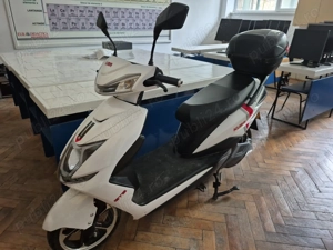 Vând scuter electric marca KUBA GTS - imagine 5