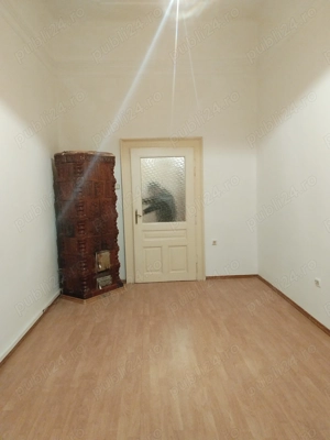 Apartament la casă de vânzare  - imagine 3