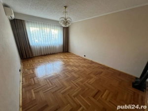 Apartament 3 camere de vanzare 