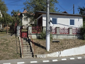 Vând casă la Ocnița la 300 m de ștrandul Alb Albastru - imagine 2