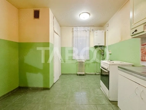 De vanzare apartament cu 4 camere decomandate in zona Garii - imagine 3