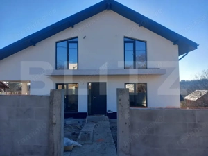 Vila moderna cu 5 camere in Valea Adanca, langa lac