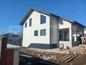 Vila moderna cu 5 camere in Valea Adanca, langa lac - imagine 2