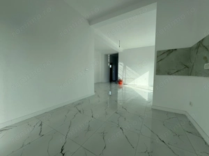 La 5 minute de 4 benzi.Toate Utilitatile.Teren 340 mp - imagine 6