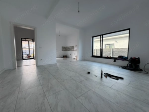 La 5 minute de 4 benzi.Toate Utilitatile.Teren 340 mp - imagine 3