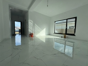 La 5 minute de 4 benzi.Toate Utilitatile.Teren 340 mp - imagine 2