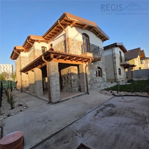 Casa de 4 camere , zona Tractorul