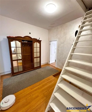 Casa in apreciabil potential,cu terase, curte,gradina echipata,2 pivnite,Str. Rodnei,Central,Targu M - imagine 7