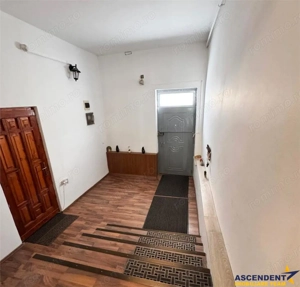 Casa in apreciabil potential,cu terase, curte,gradina echipata,2 pivnite,Str. Rodnei,Central,Targu M - imagine 9