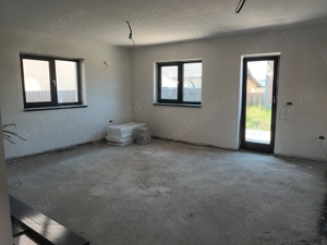 Casa 5 camere, 2 bai, 150mp, teren 400mp, constructie 2024, Lilieci, strada Rozelor, comision zero ! - imagine 2