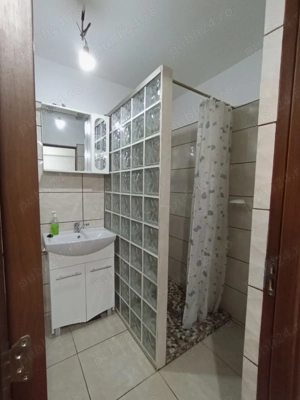 Persoana fizică .Închiriez garsoniera ultracentral  pe termen lung 