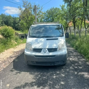Vând Renault Trafic