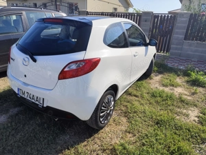 Vând mazda 2       1.3 benzina  - imagine 3