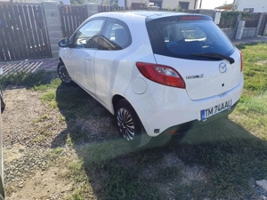 Vând mazda 2       1.3 benzina  - imagine 2