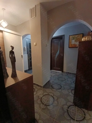 Vând apartament decomandat cu 3 camere, micro 16. - imagine 4