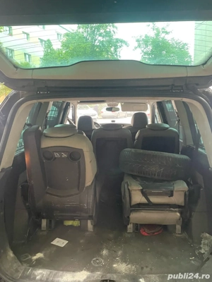 Vand sau dezmembrez peugeot 807 - imagine 3