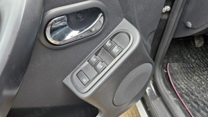 Dacia Duster 4x4 Prima inmatriculare 1.01.2017 - imagine 2 Dacia Duster 4x4 Prima inmatriculare 1.01.2017 - imagine 2