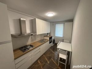 Inchiriez ap.2 camere decomandate