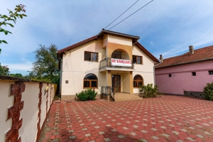 Vila /Pensiune 6 camere in Cristur, jud Hunedoara