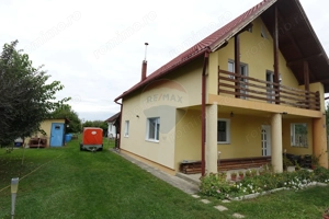 Casă / Vilă cu 4 camere de vânzare Catalina - imagine 2