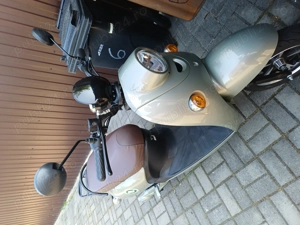 Vând motor electric 2000 w, fără permis , aproape.nou 360 km la.bord