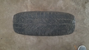 Vând 4 cauciucuri cu tot cu jante, 155/65 R13 Sava.