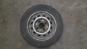 Vând 4 cauciucuri cu tot cu jante, 155/65 R13 Sava. - imagine 3