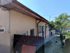 Casa 3 camere bucătărie,baie toate utilitățile la 8 km de Selgros Craiova