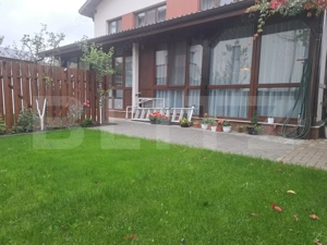 Duplex modern de lux, aproape de oraș — confort și rafinament în Sânpetru