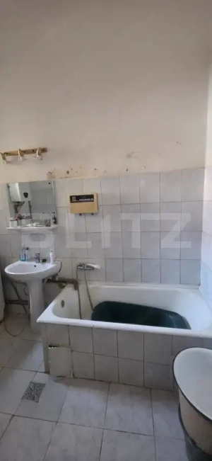 Casa 4 camere , teren 285 mp, zona semi-centrala - imagine 19